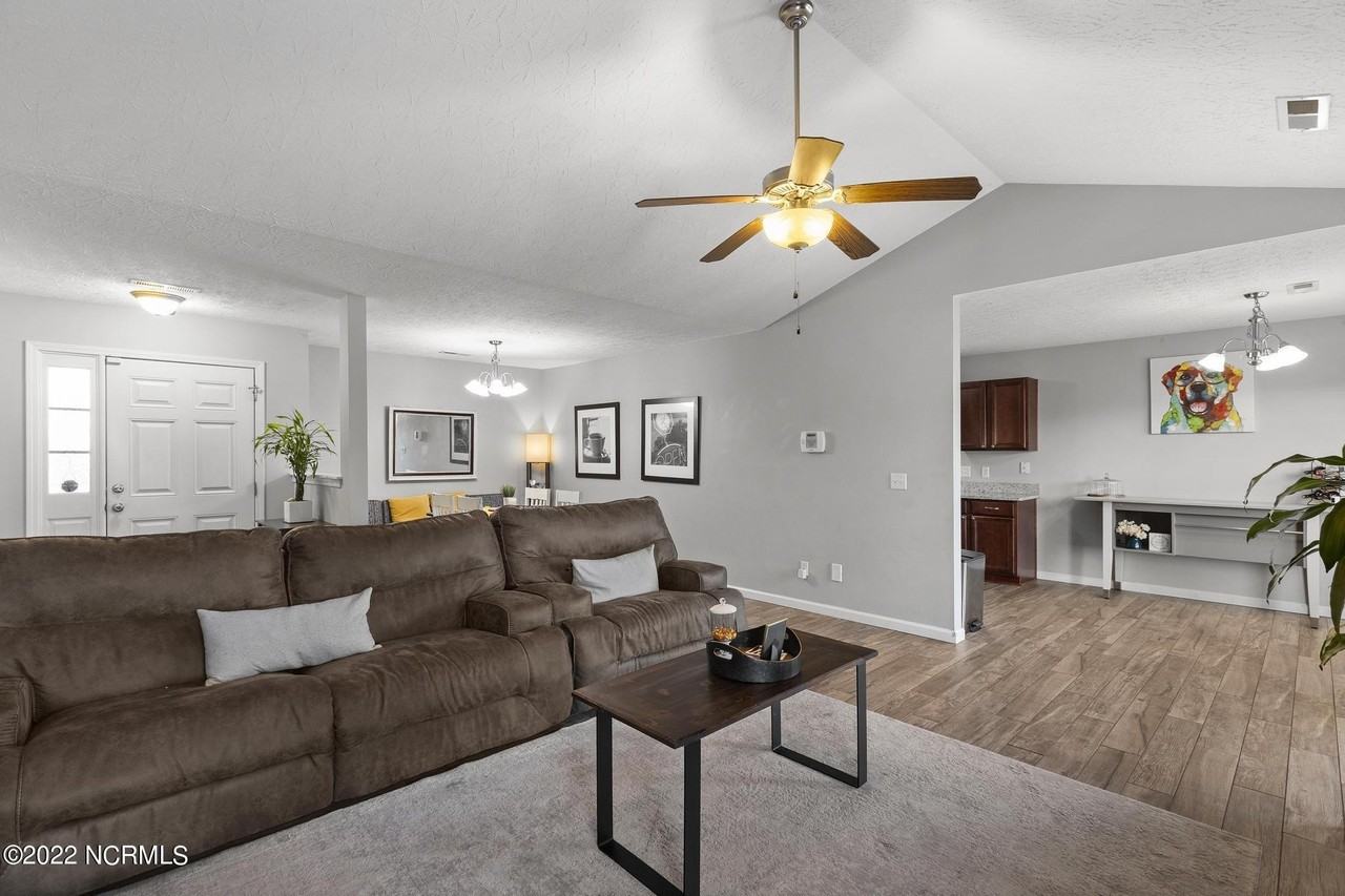 337 Rose Bud Lane - Photo 7 of 26