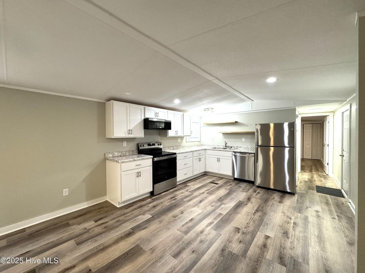 198 Trout St - Photo 6 of 23