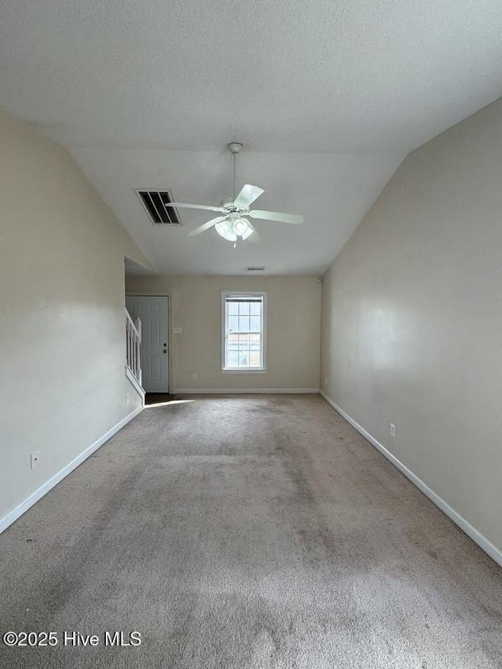 1106 Springwood Dr - Photo 2 of 13