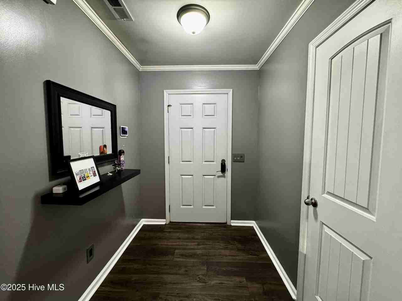 211 Hidden Oaks Dr - Photo 3 of 14