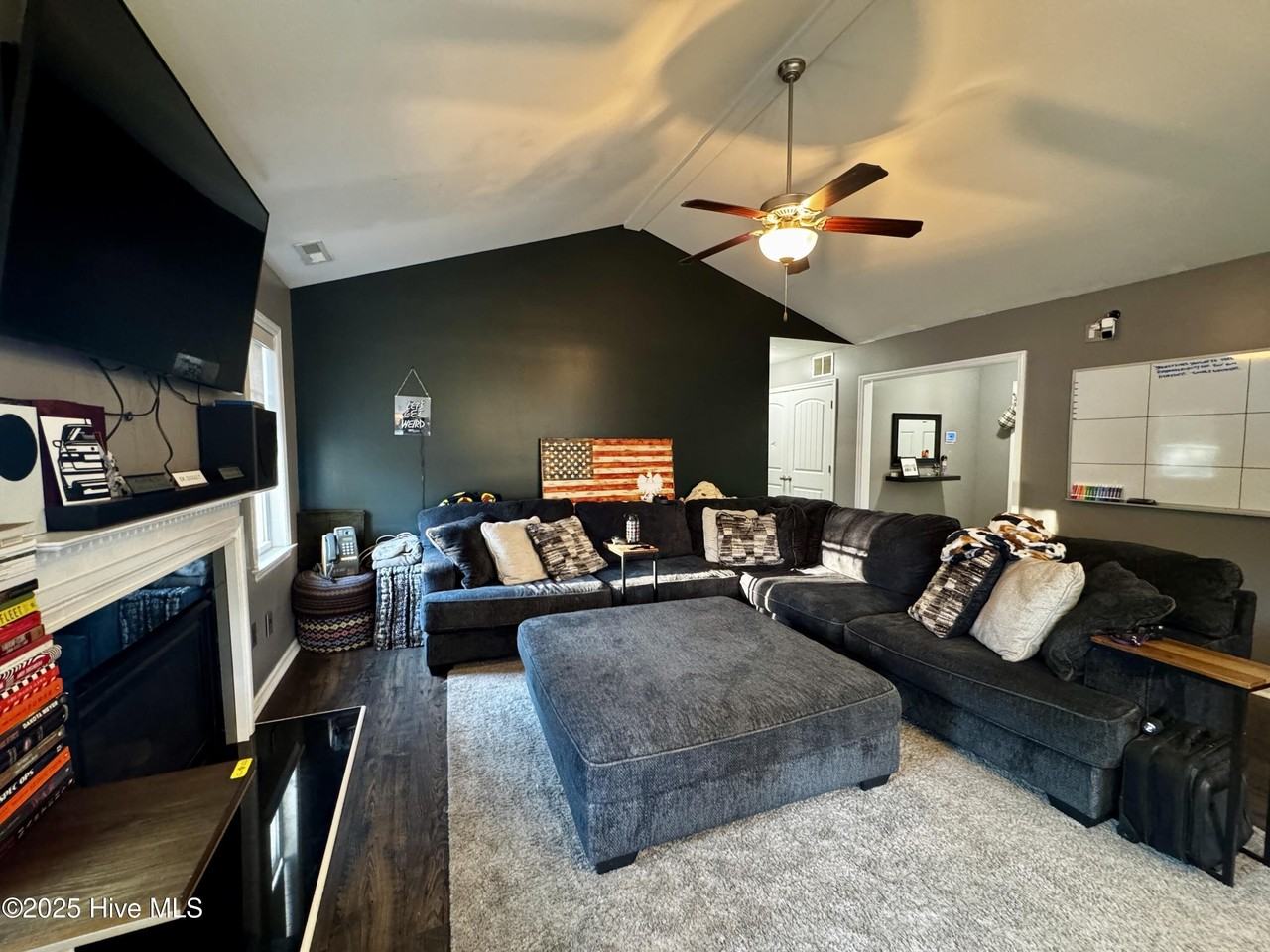 211 Hidden Oaks Dr - Photo 5 of 14