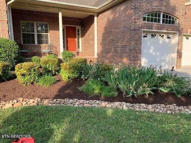 319 Okeema Way - Photo 2 of 15