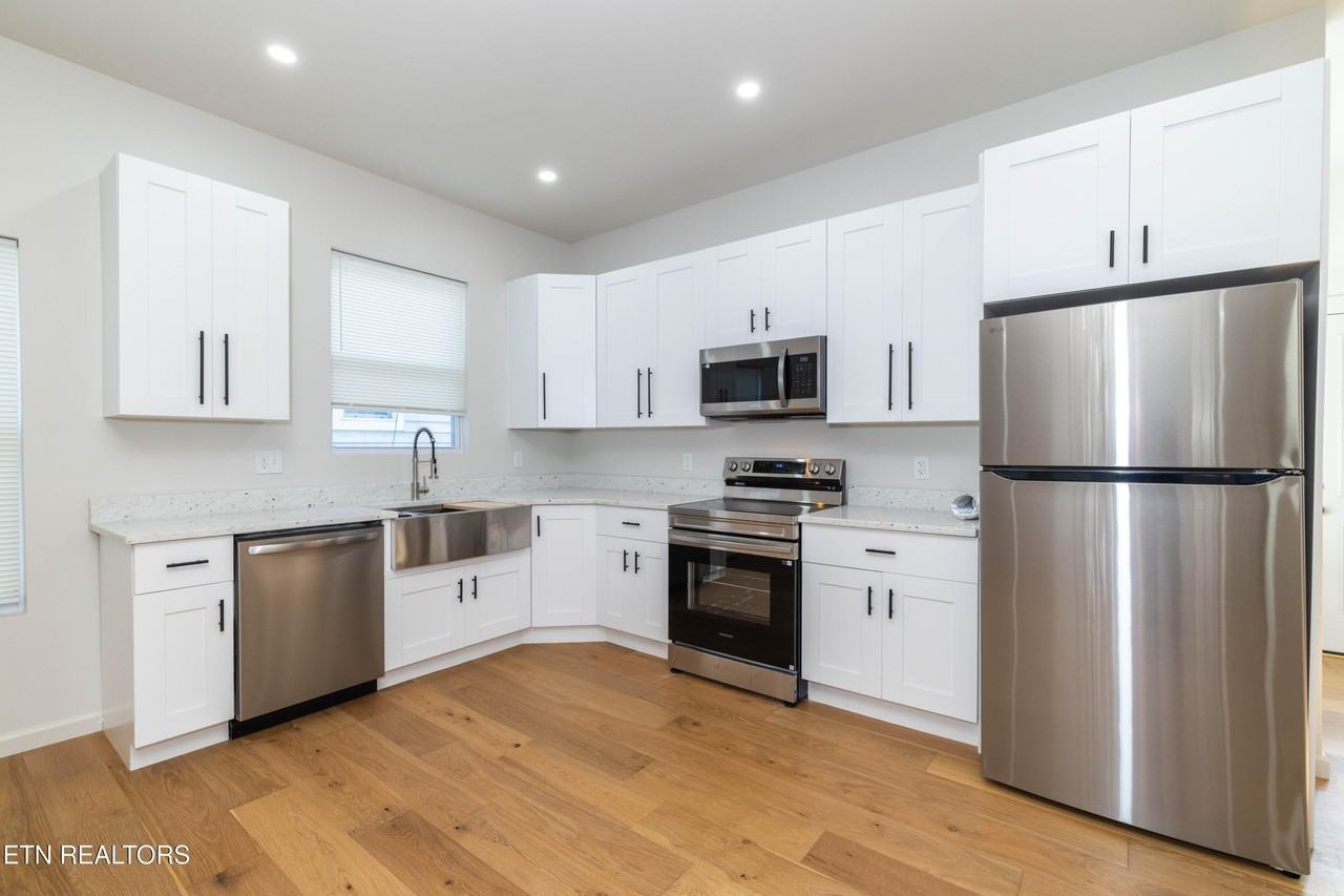 1422 Beaumont Ave - Photo 7 of 21