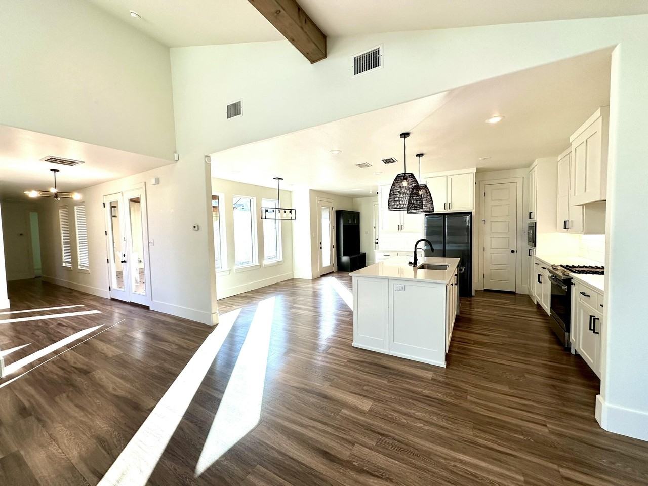 4816 7th Street - Photo 6 of 10