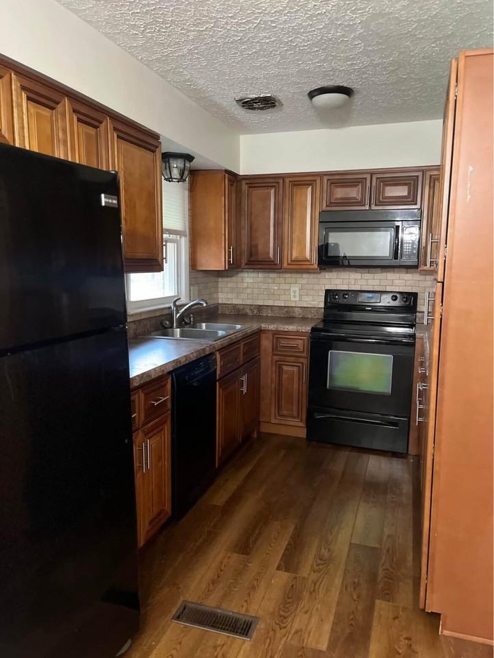 76 Short Street - Photo 4 of 15