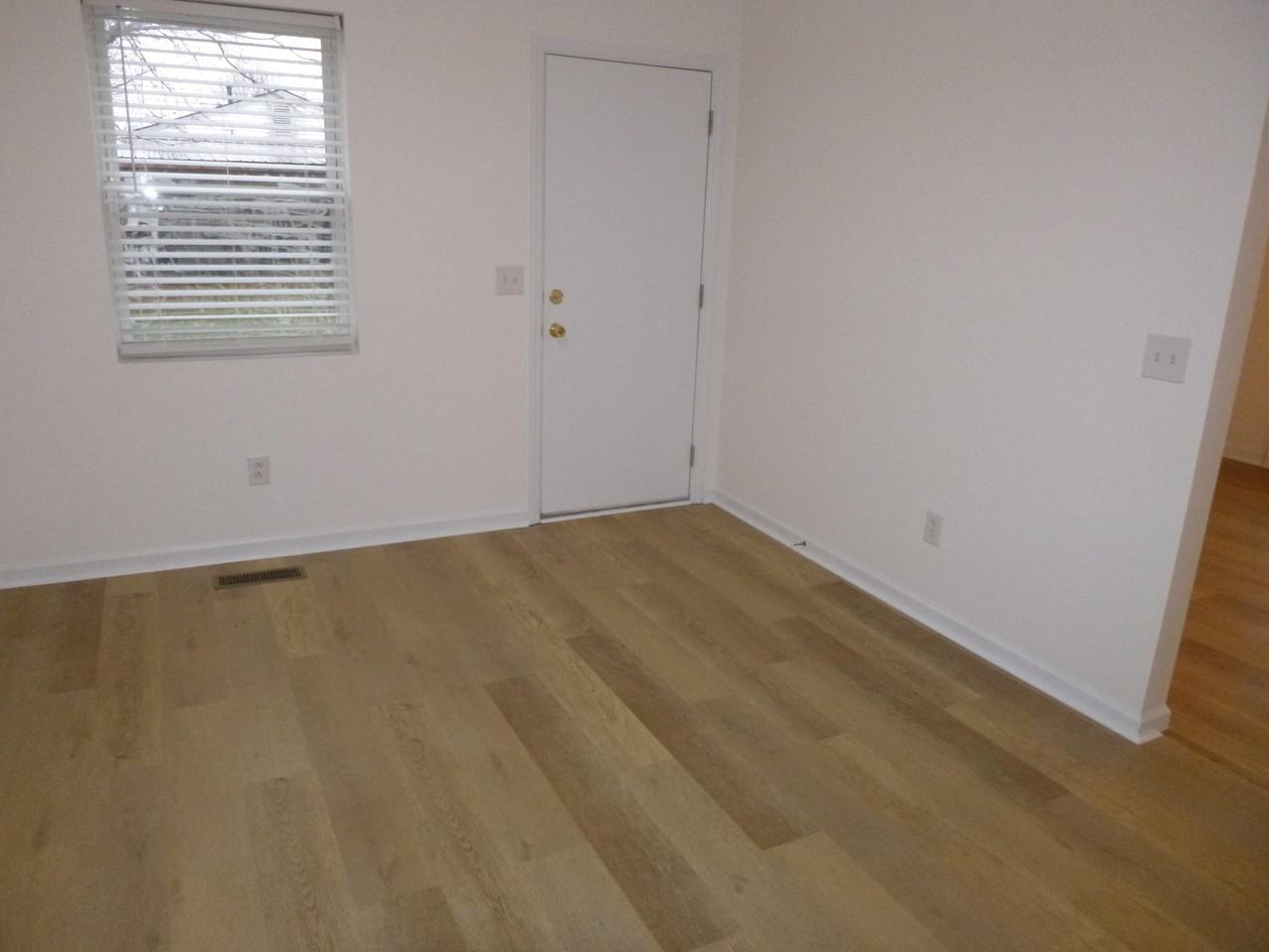 1208 Fiesta Way - Photo 2 of 8