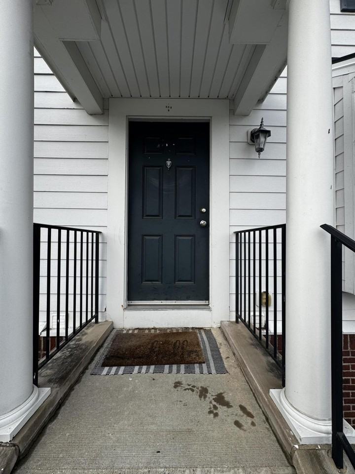 2491 Aristocracy Circle - Photo 3 of 20