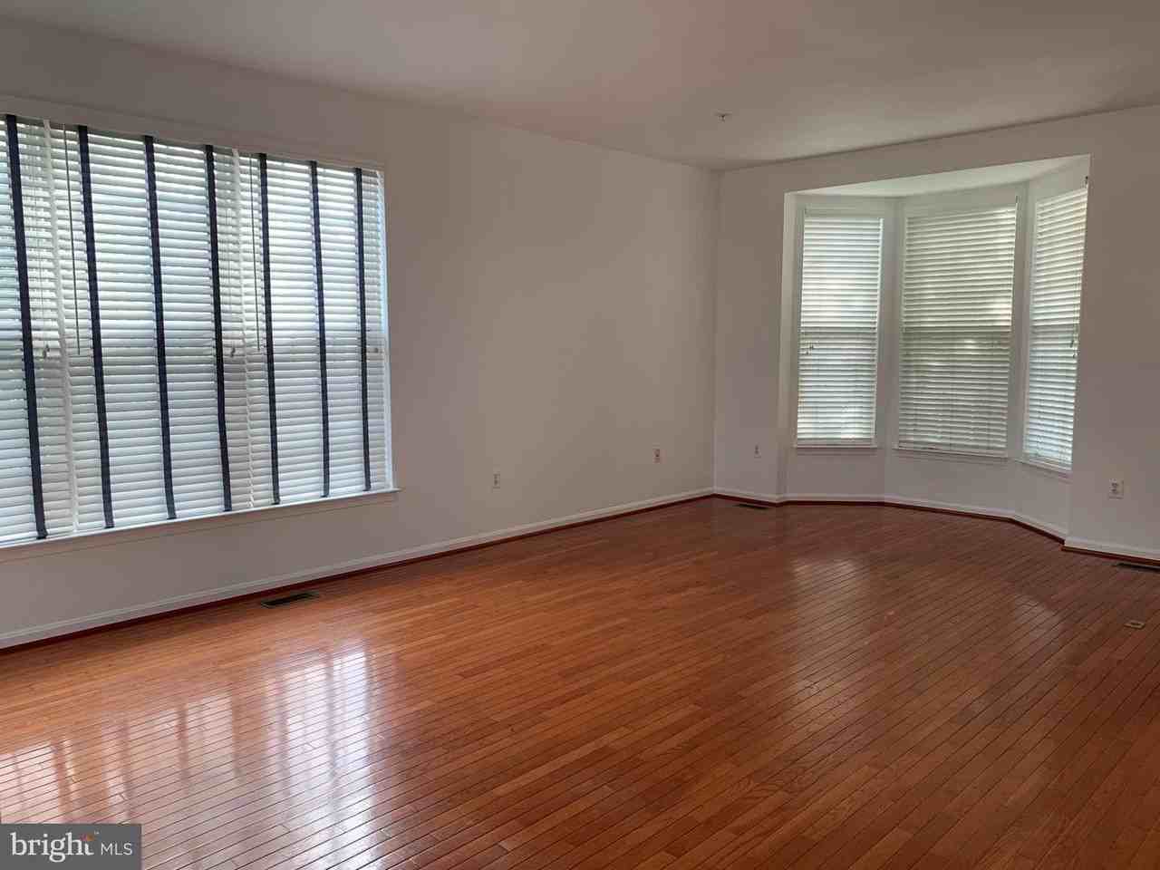 4850 Marsden Place - Photo 6 of 16