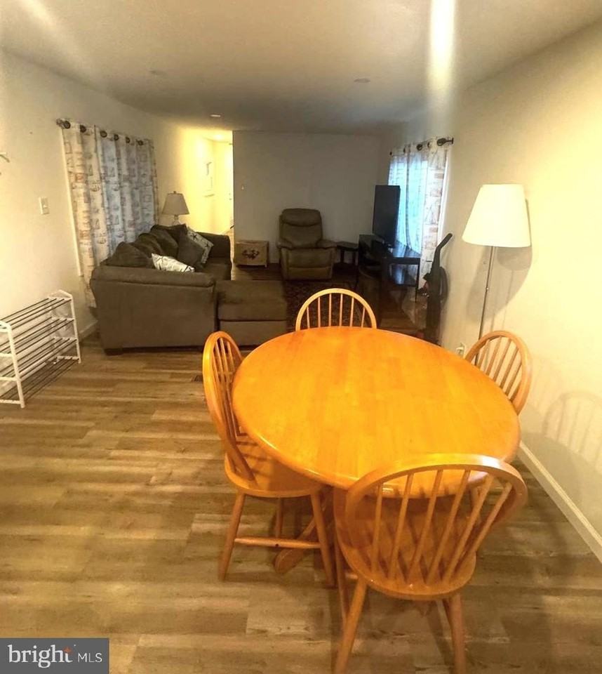 119 Clam Shell Rd - Photo 4 of 14