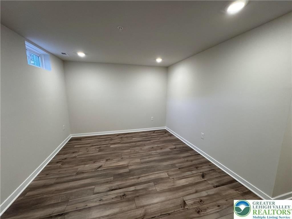 7634 Clayton Avenue - Photo 4 of 23