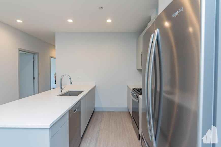 6400 North Wayne Avenue - Photo 3 of 10