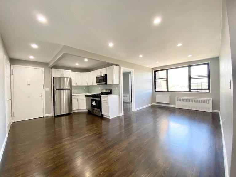 831 Bartholdi Street