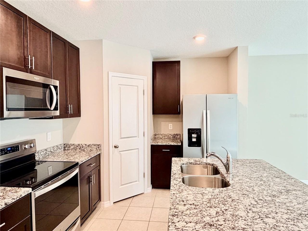 5921 Sailor Coast Way - Photo 7 of 50