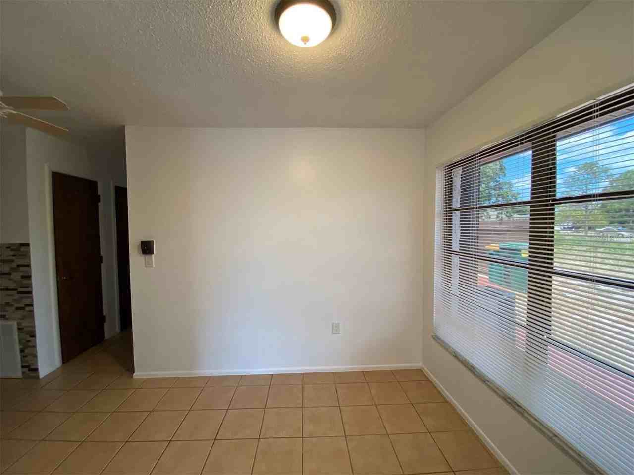 3072 Seafarer Dr - Photo 4 of 11