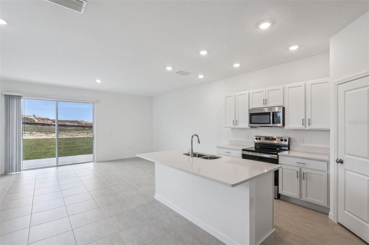 7621 Waterscape Drive - Photo 4 of 19