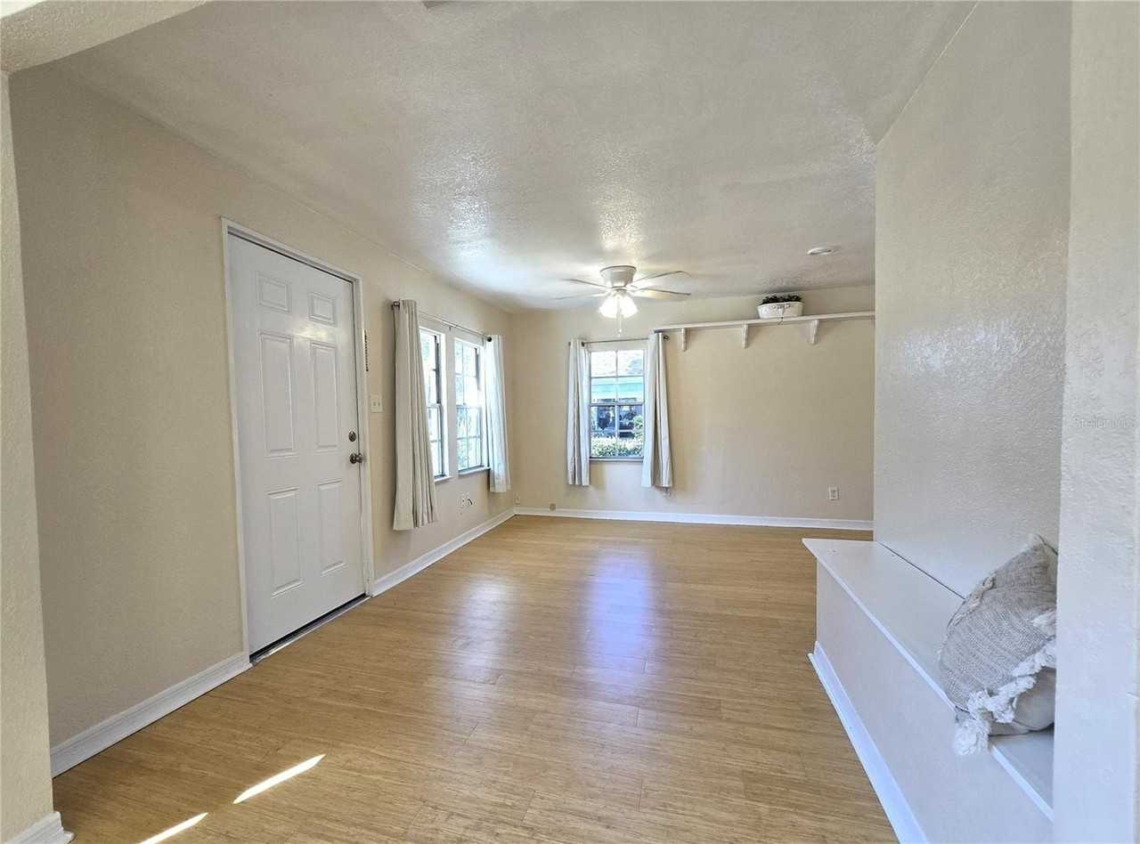 309 Lakedale Drive - Photo 4 of 29