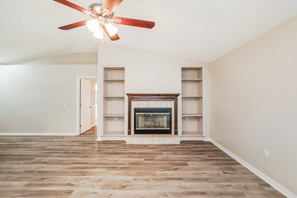 459 Flamingo Ct - Photo 4 of 16