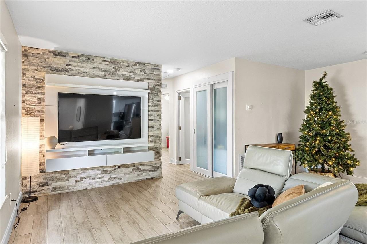 1305 Fountainhead Dr - Photo 6 of 45