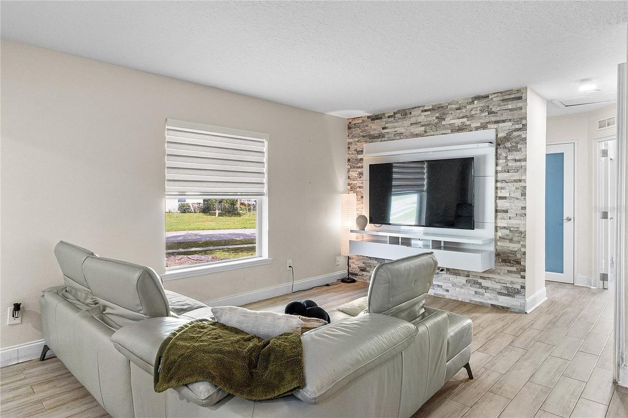 1305 Fountainhead Dr - Photo 7 of 45