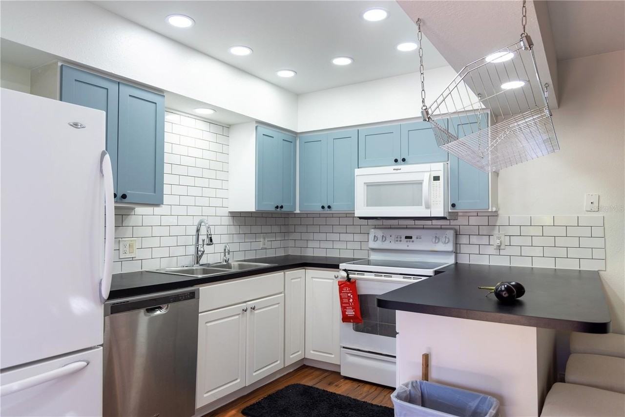 1794 South Park Avenue - Photo 5 of 19