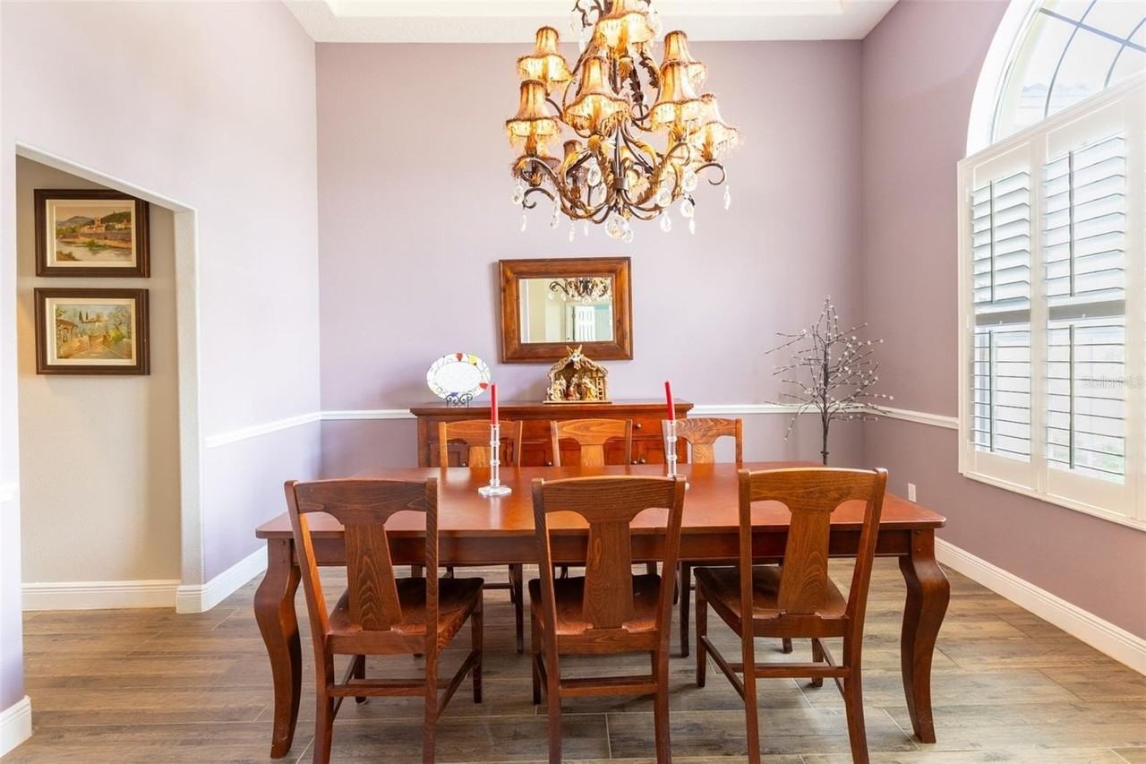 1084 Shadowmoss Circle - Photo 3 of 17