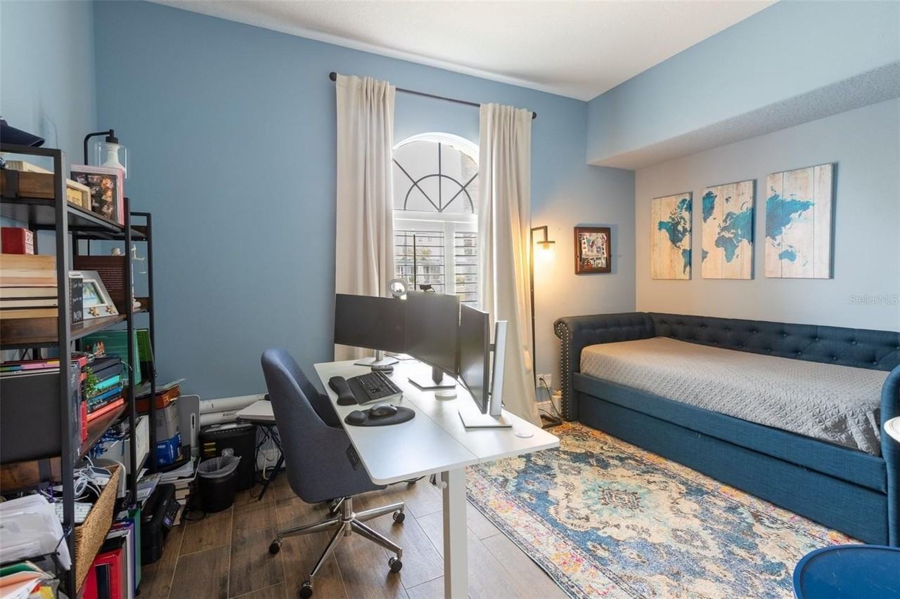 1084 Shadowmoss Circle - Photo 4 of 17