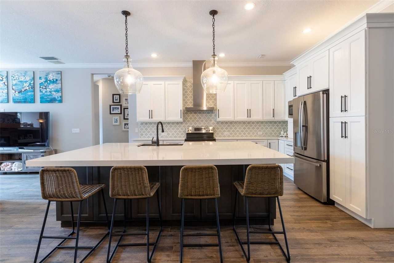 1084 Shadowmoss Circle - Photo 6 of 17