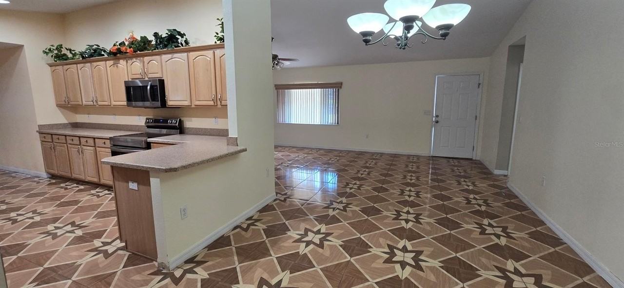 17594 Southeast 95th Circle - Photo 7 of 16