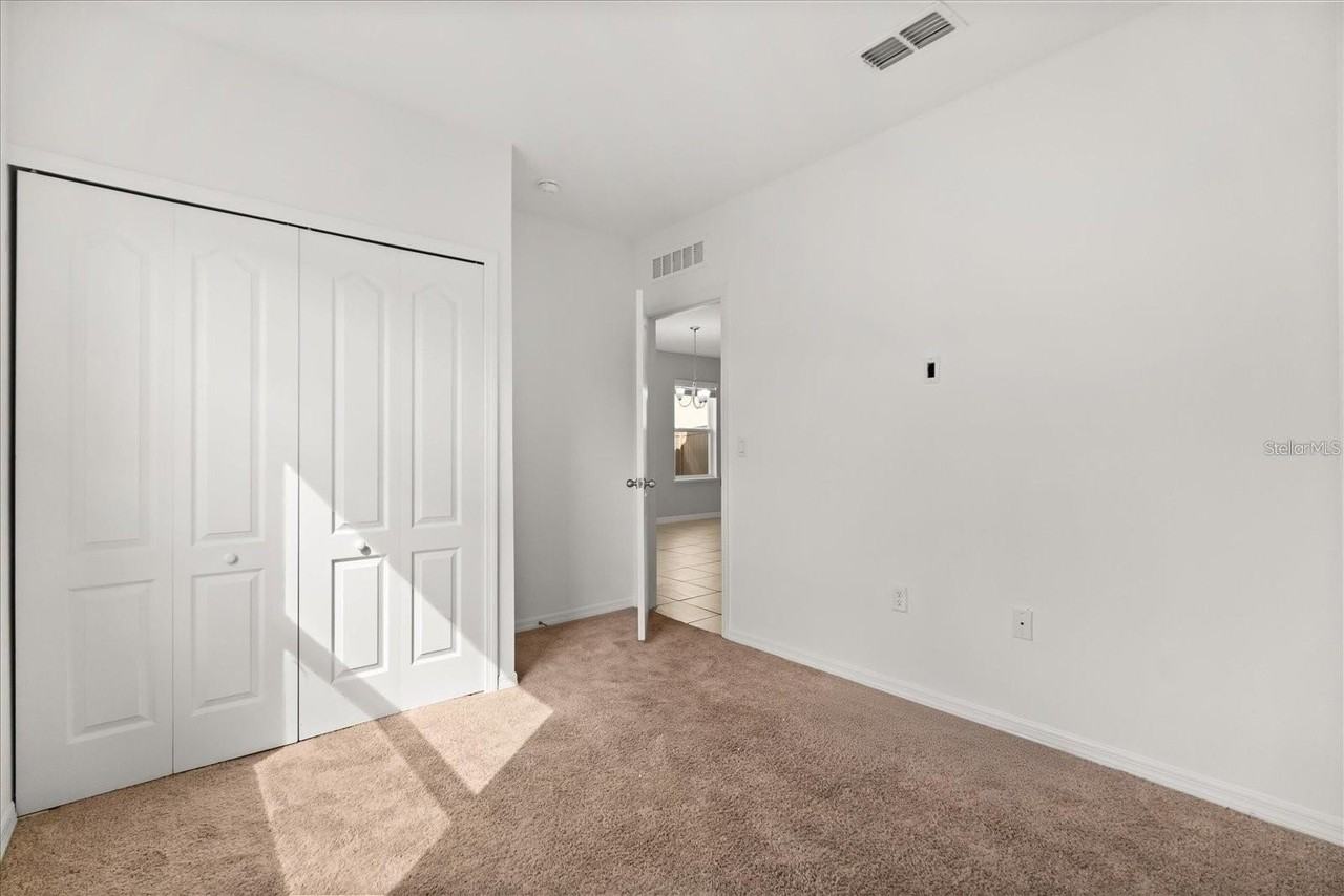 1436 Oak Marsh St - Photo 4 of 27