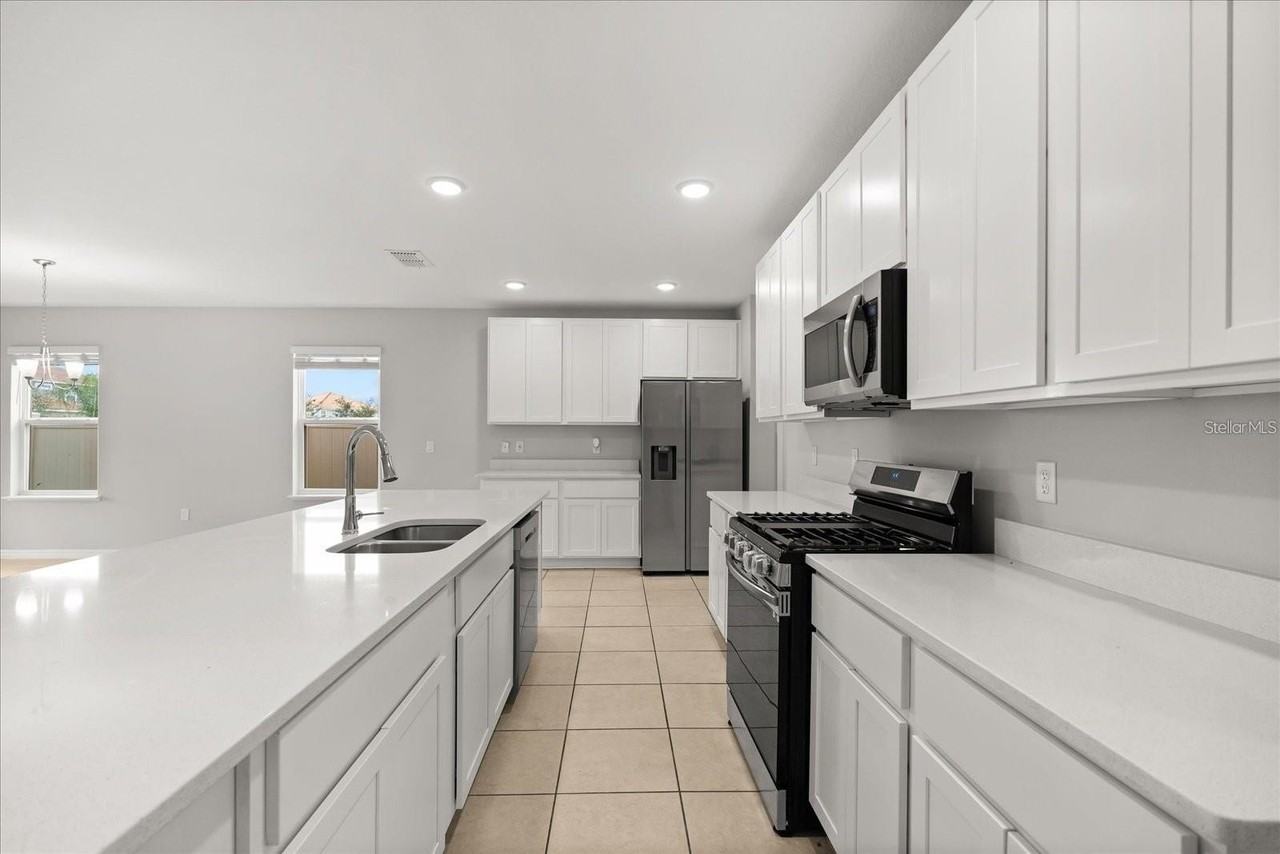 1436 Oak Marsh St - Photo 7 of 27