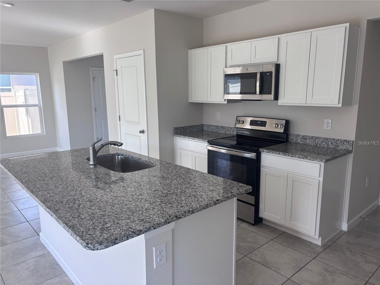 4731 Bernard Boulevard - Photo 4 of 23