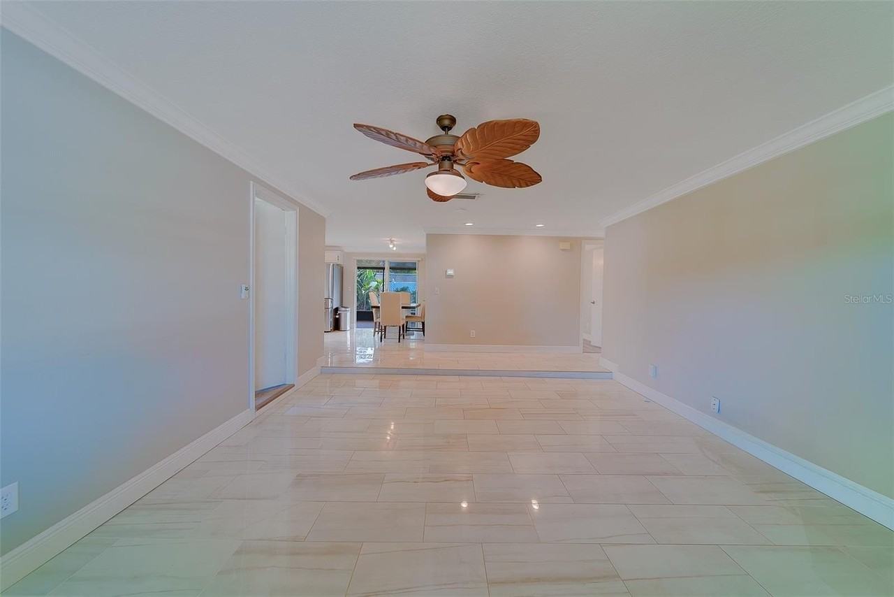 10451 119th St - Photo 3 of 50