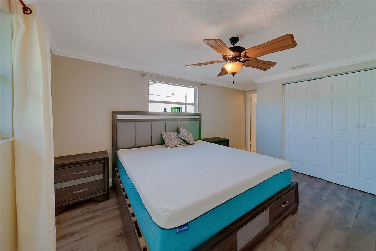 10451 119th St - Photo 7 of 50