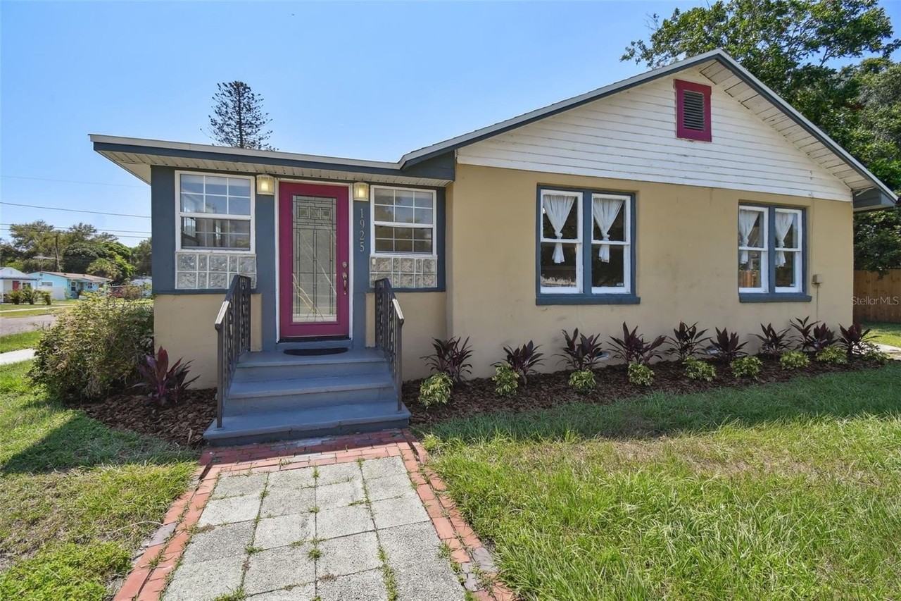 1925 52nd Street South - Photo 2 of 50