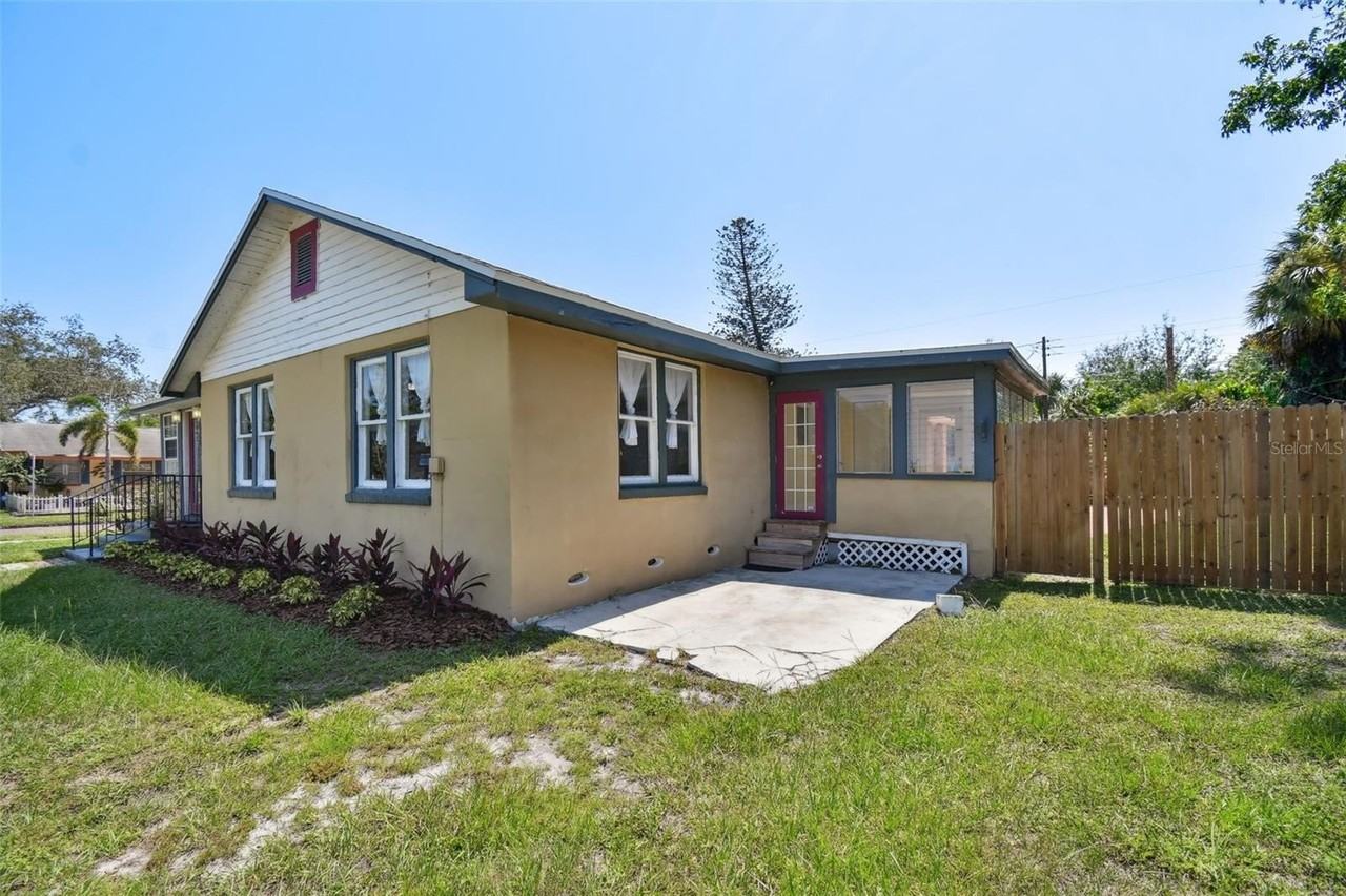 1925 52nd Street South - Photo 5 of 50