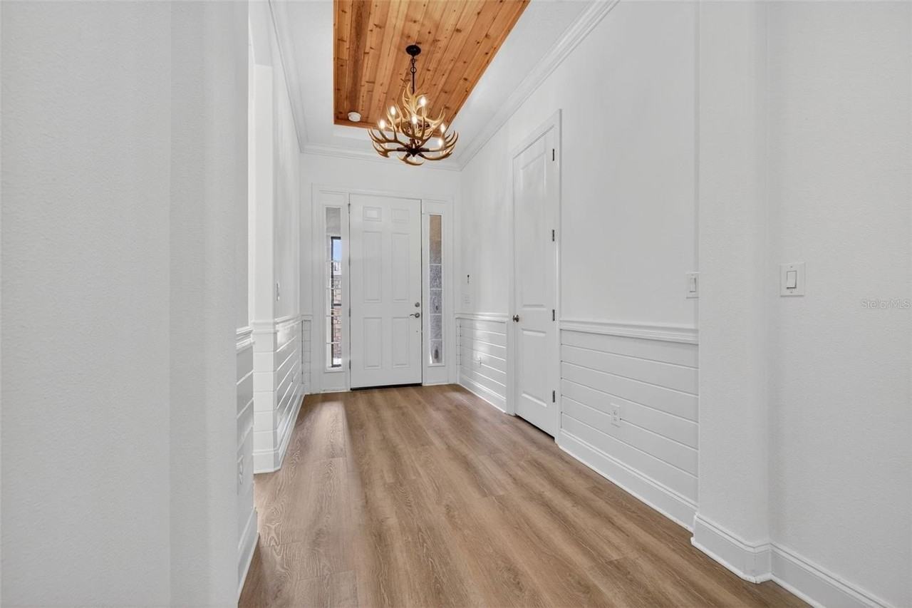 9914 Craftsman Parkway - Photo 3 of 50