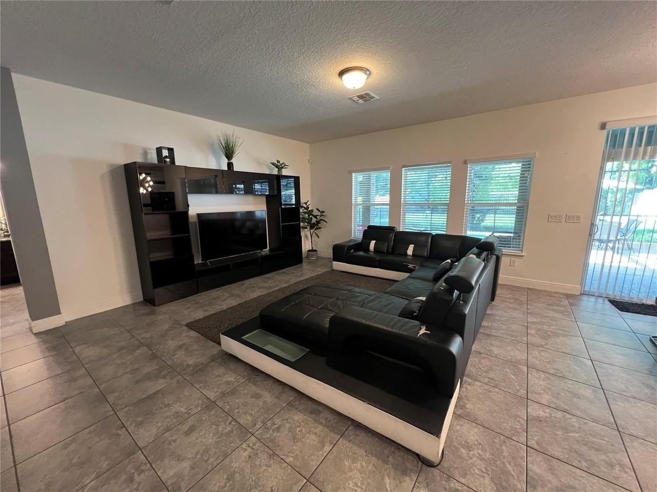 5240 Landmark Drive - Photo 5 of 38