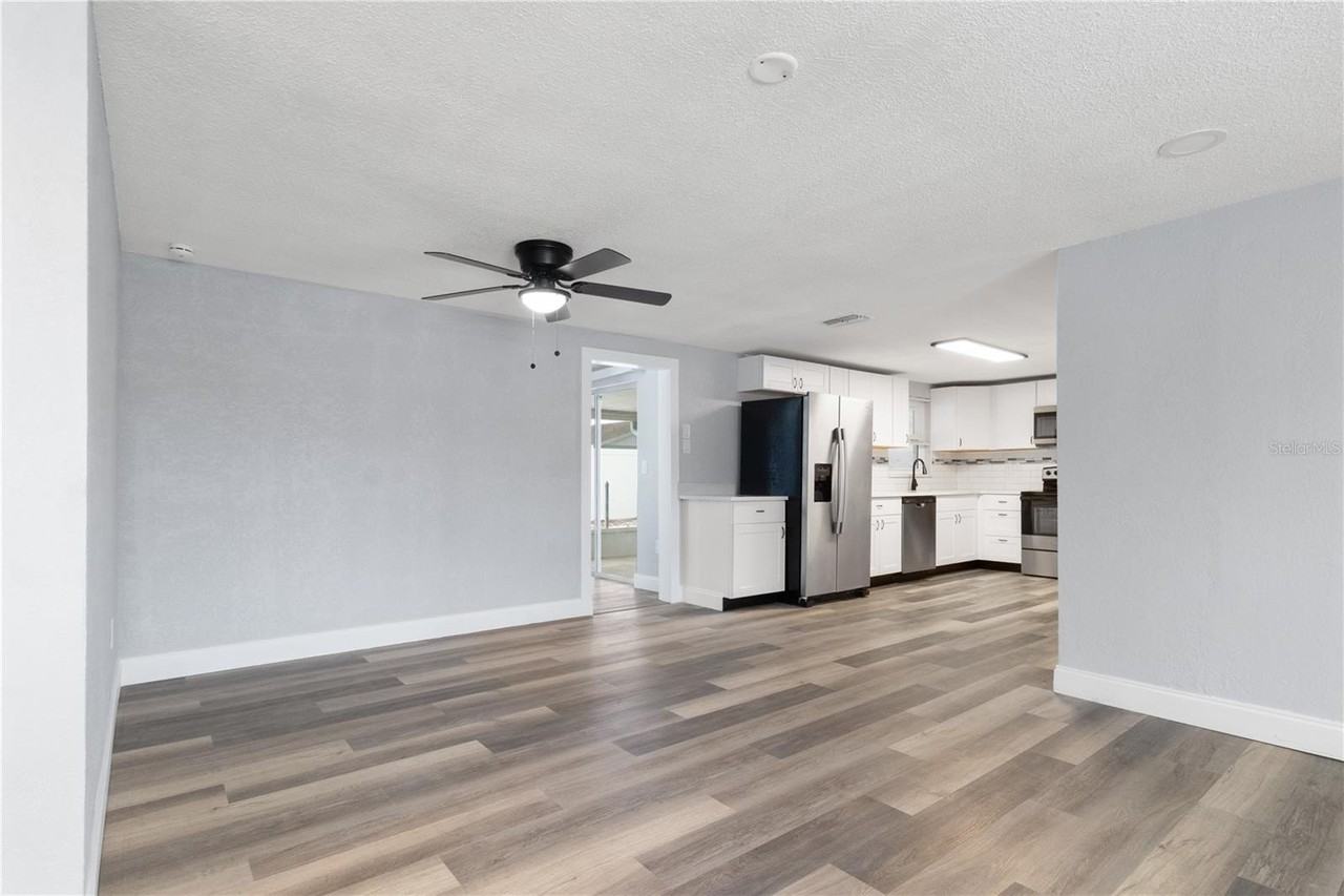 7415 San Salvadore Drive - Photo 5 of 32