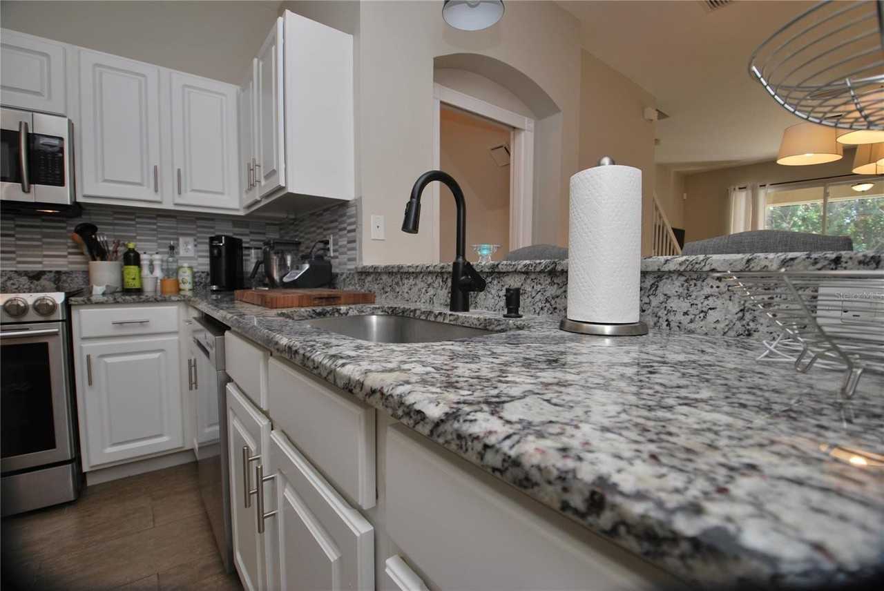 11251 Windsor Place Circle - Photo 7 of 24