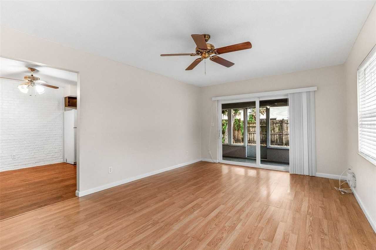 2078 Loma Linda Way North - Photo 5 of 23