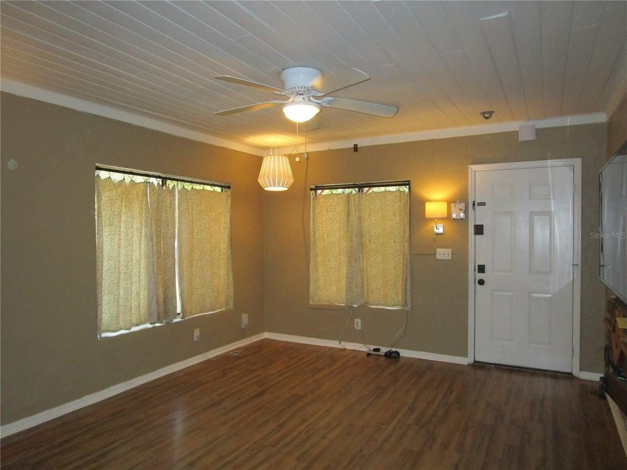 1315 East Osborne Avenue - Photo 2 of 15