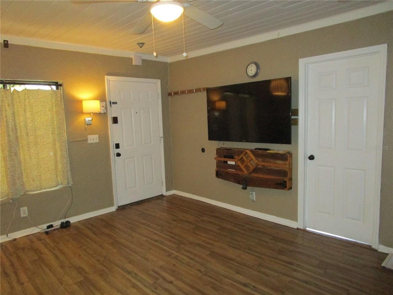 1315 East Osborne Avenue - Photo 3 of 15