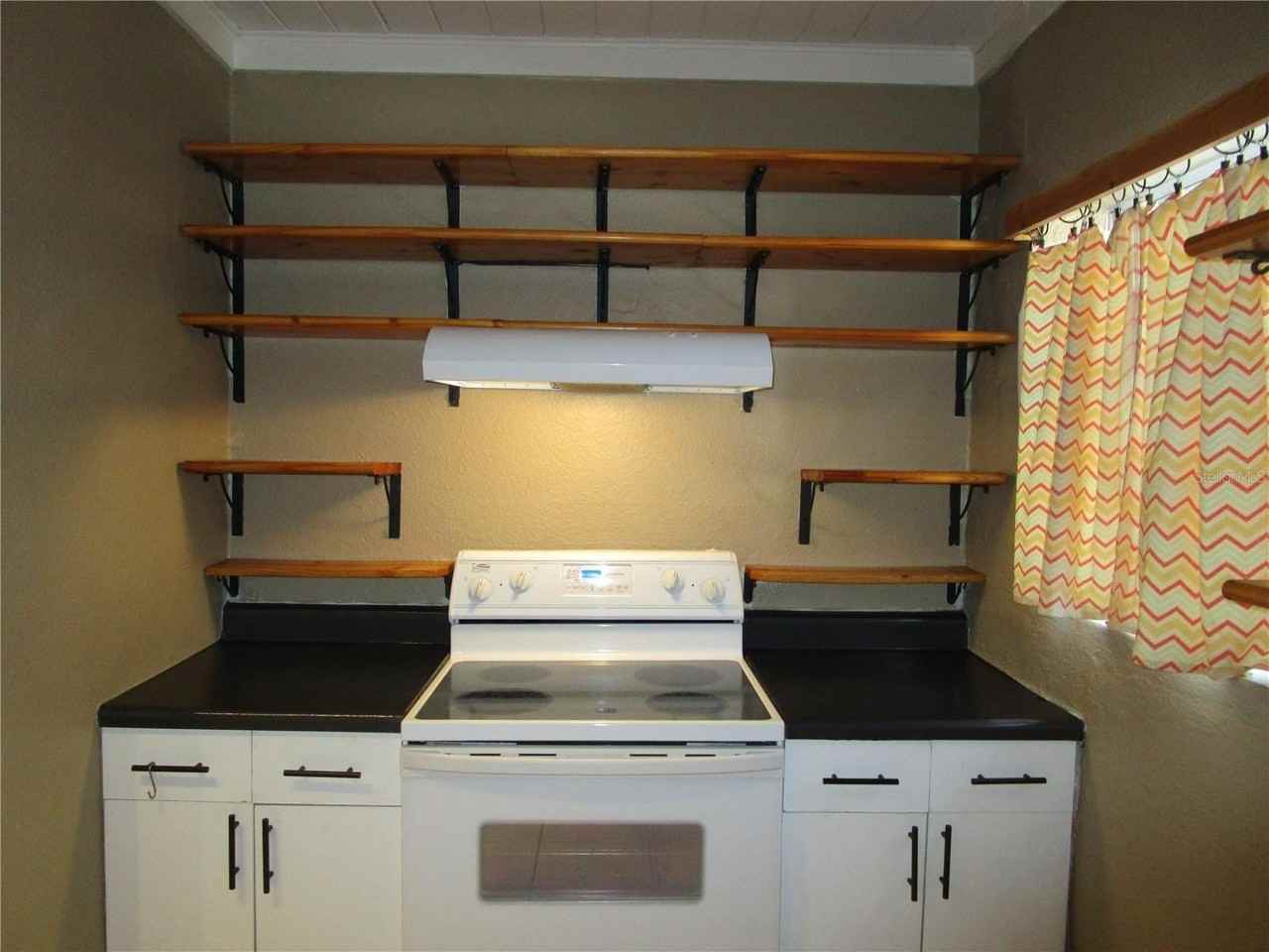 1315 East Osborne Avenue - Photo 6 of 15