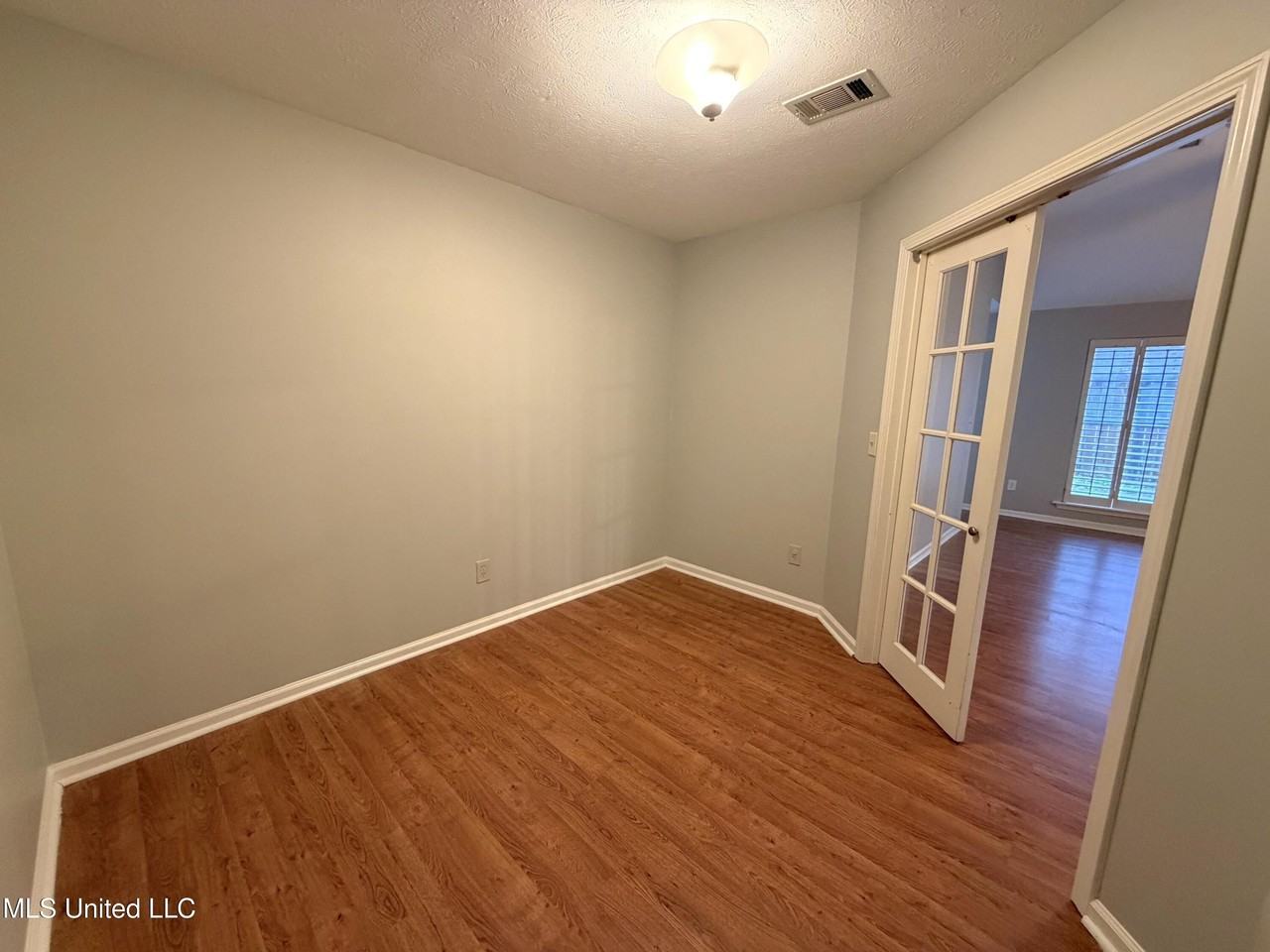 1002 Brashears Pt - Photo 7 of 22