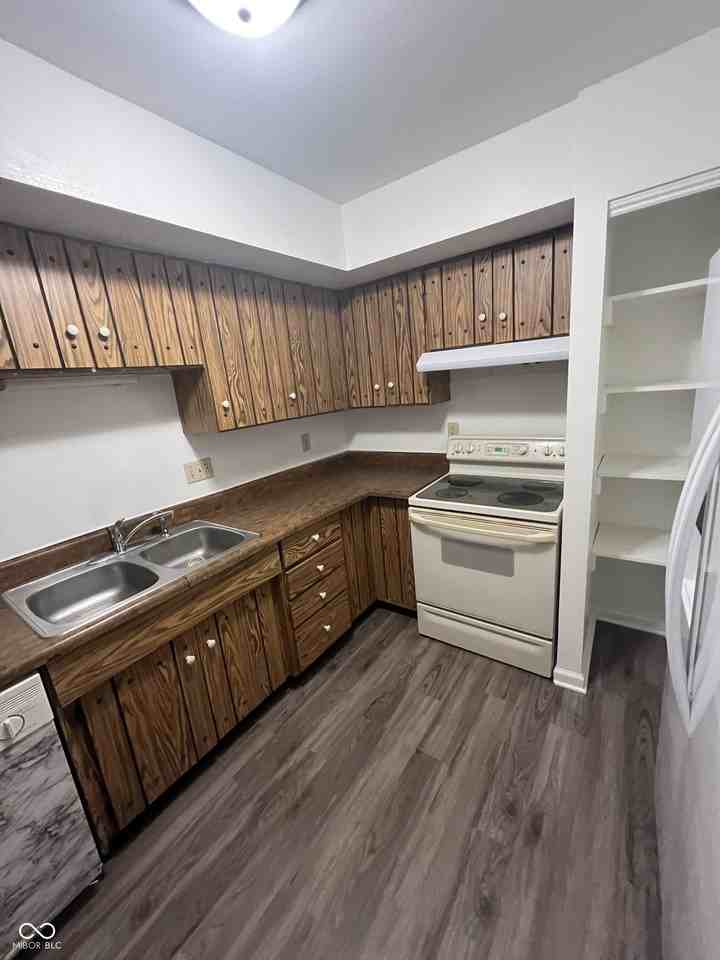 1320 Millerwood Drive #1 - Photo 5 of 14