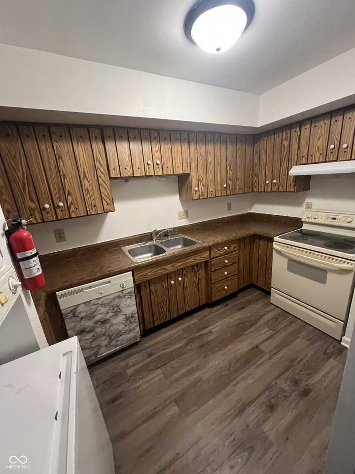 1320 Millerwood Drive #1 - Photo 7 of 14