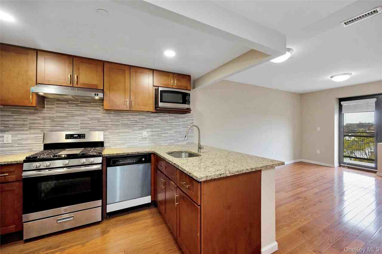 17218 Jamaica Ave Unit 5c #5C - Photo 3 of 23