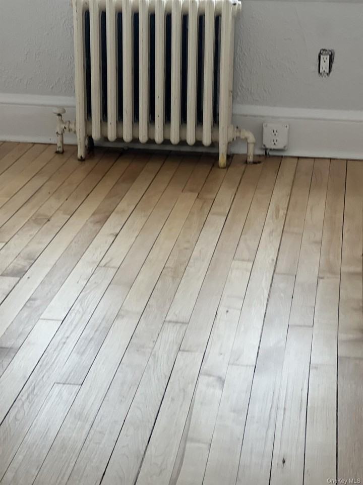 90 Rose St - Photo 4 of 6
