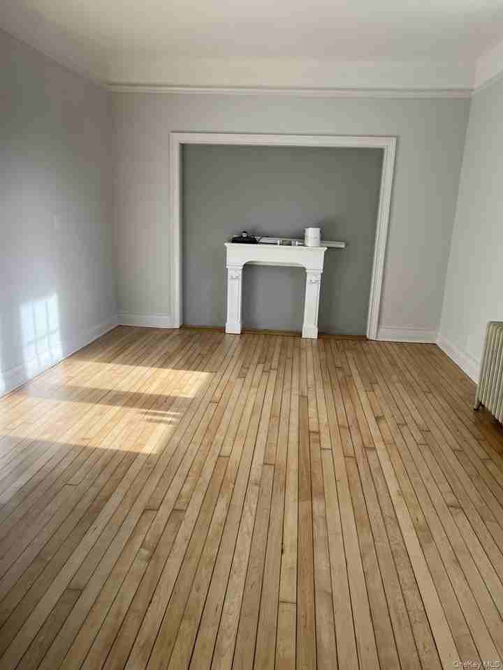 90 Rose St - Photo 5 of 6