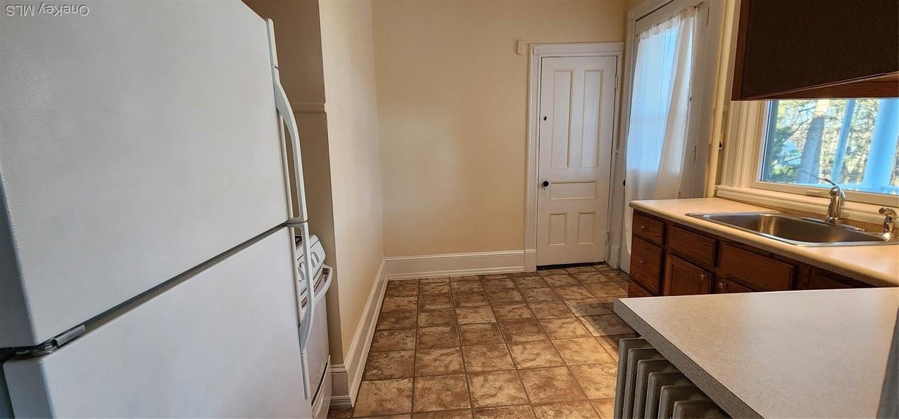 41 Oakland Avenue #2 - Photo 4 of 9